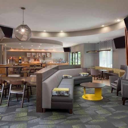 Springhill Suites St. Louis Airport/Earth City Бриджтън Екстериор снимка