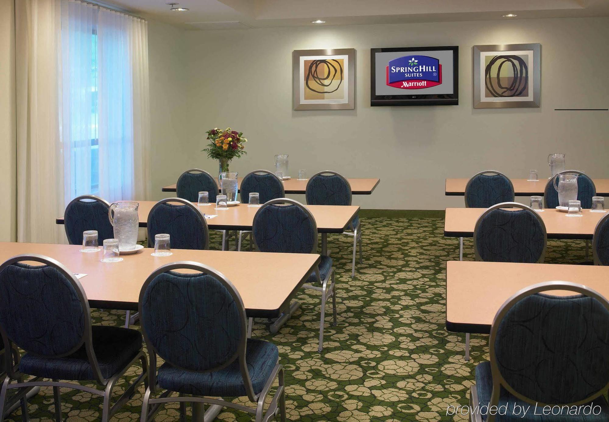 Springhill Suites St. Louis Airport/Earth City Бриджтън Екстериор снимка