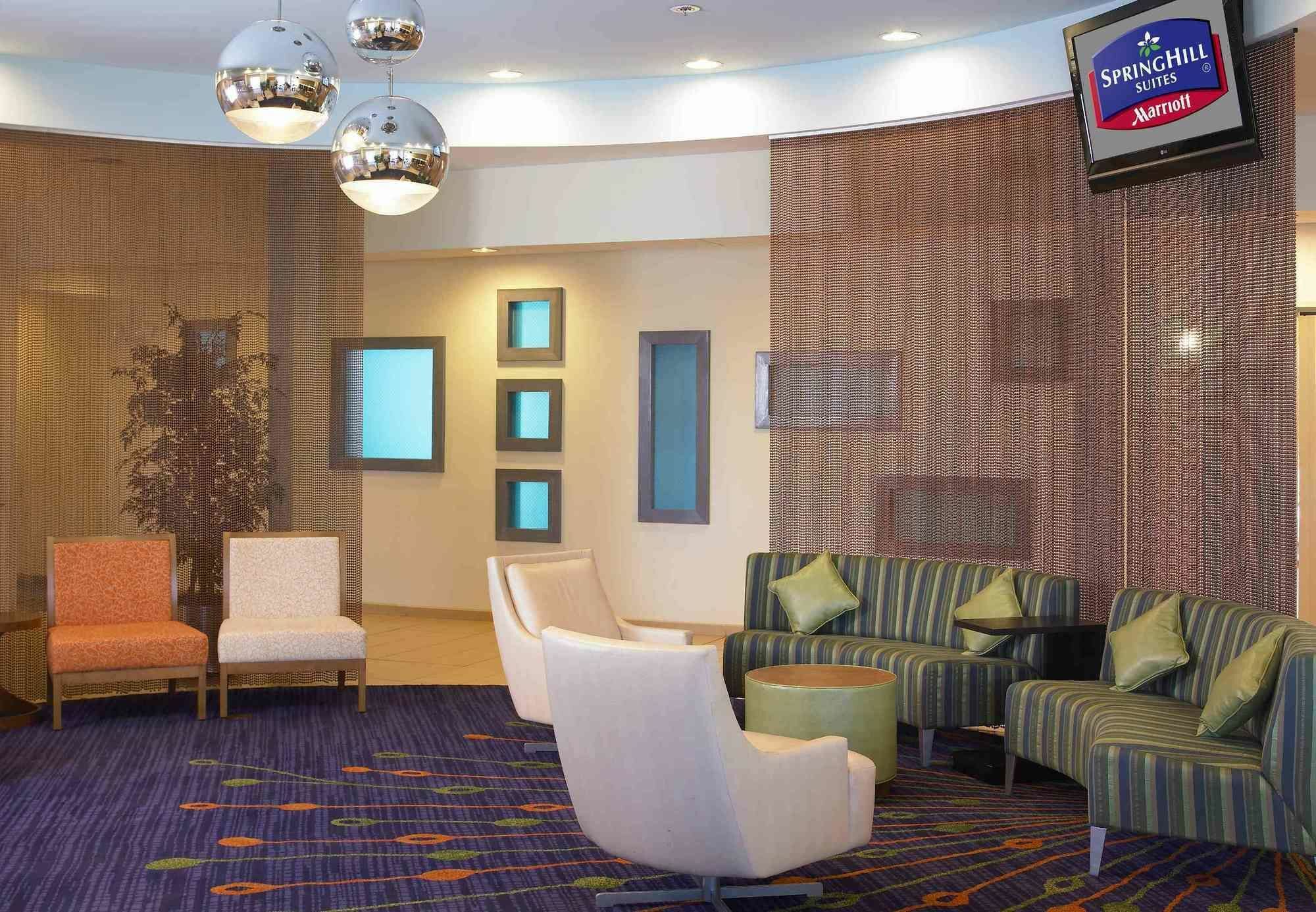 Springhill Suites St. Louis Airport/Earth City Бриджтън Екстериор снимка